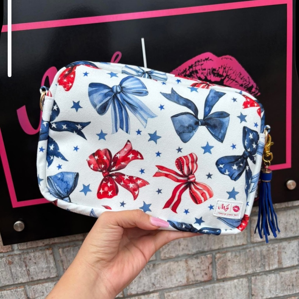 NWT MJ USA bows uptown